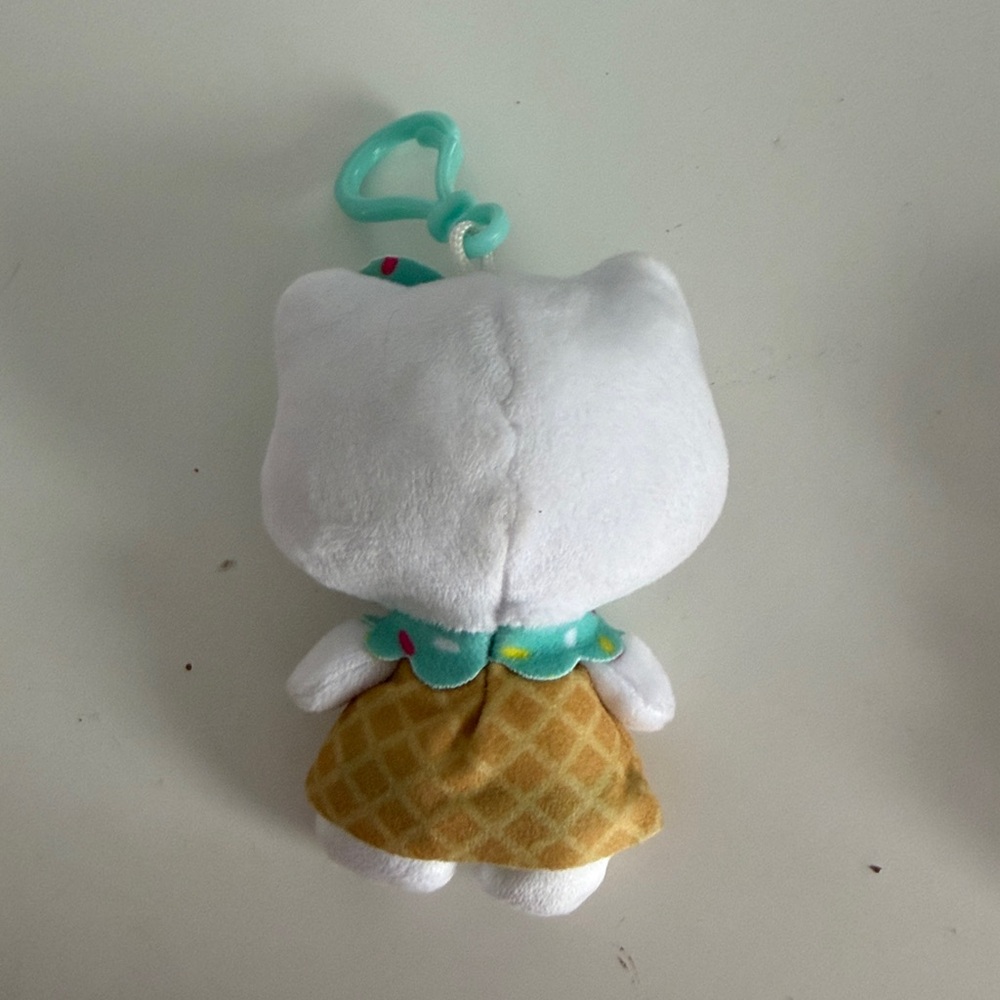 Hello Kitty Keychain Bundle - Picture 3 of 9